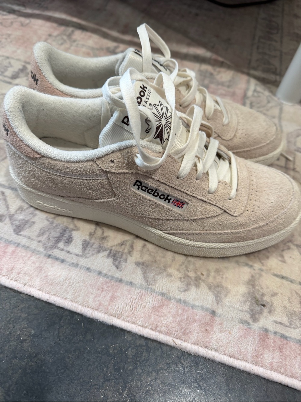 Reebok Kids Suede Low Top Sneakers - Light Cream